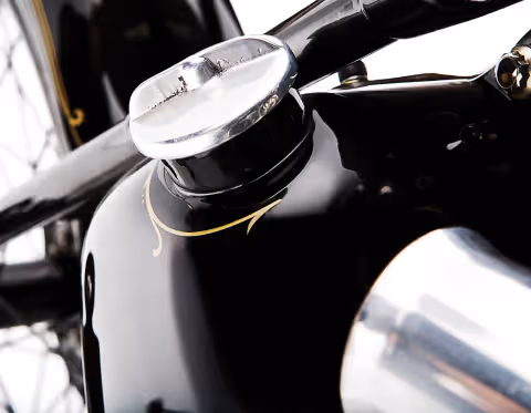 The Bullet, oil cap