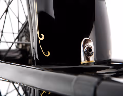 The Bullet, pinstripe detail