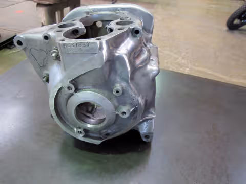 The Kestrel, engine crank